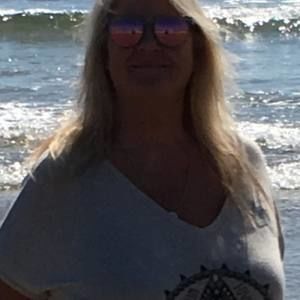 Meet your Posher, Debra